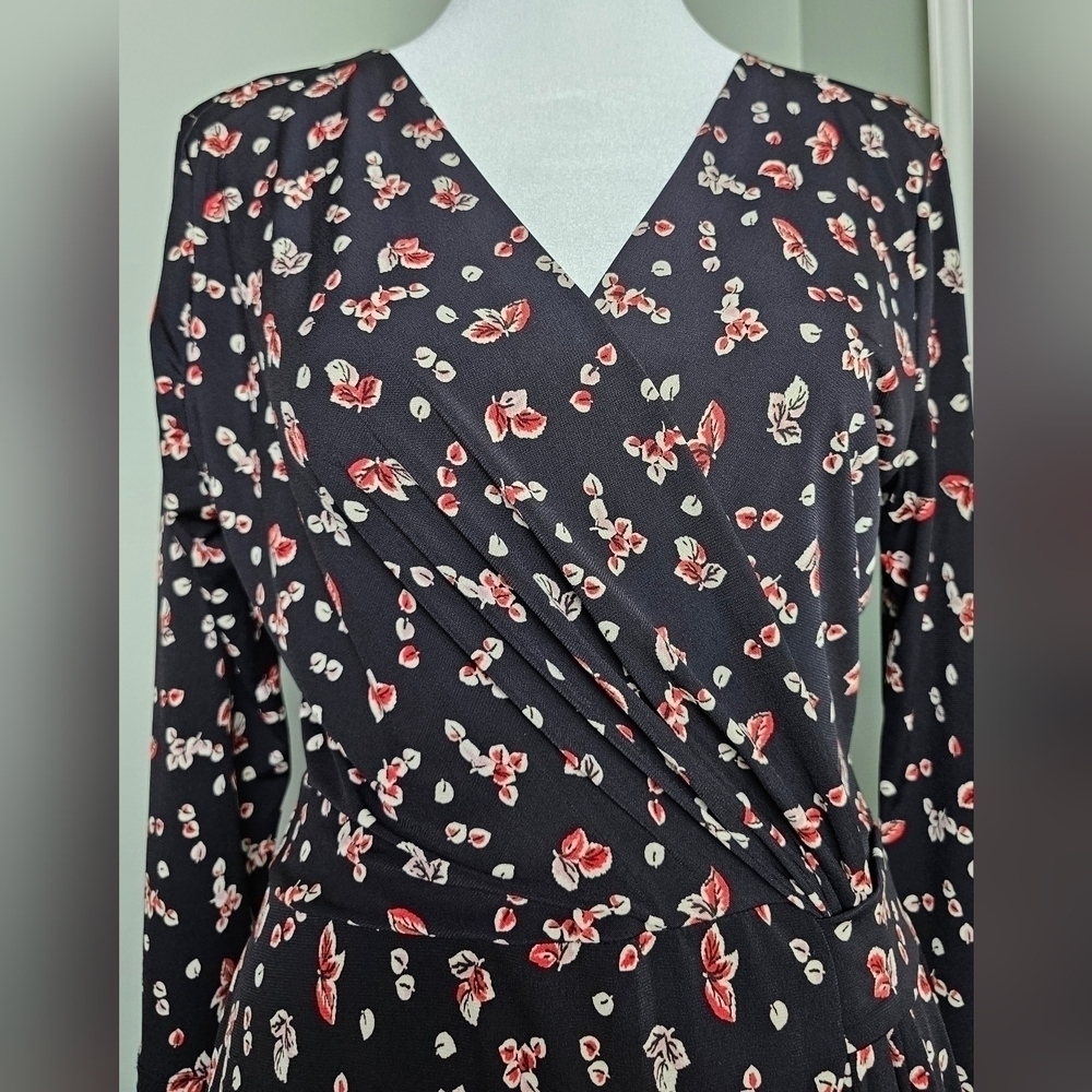 NWOT Hail3y:23 Midi Wrap Dress MEDIUM Black & Red Floral - Picture 3 of 8